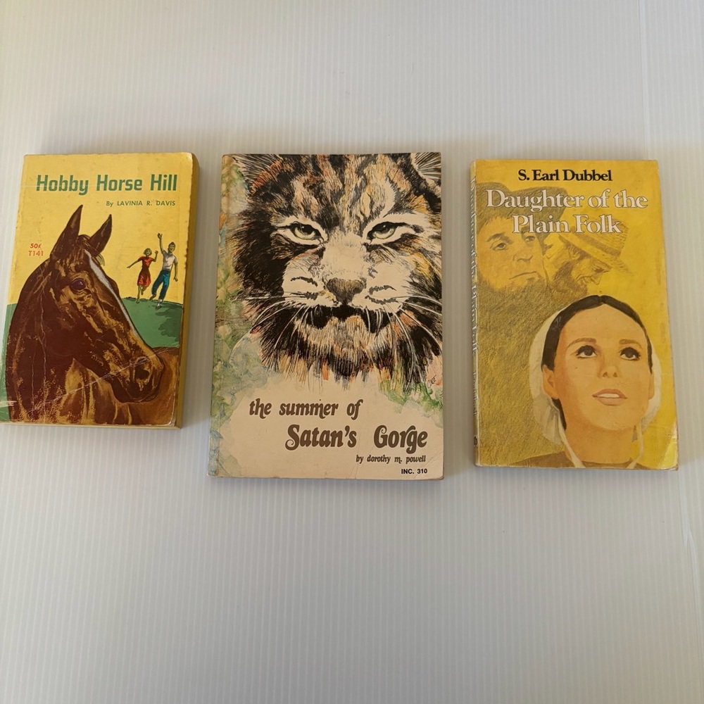 Vintage Young Adult Children’s Paperback Nobels Books Yellow Animal Theme Lot